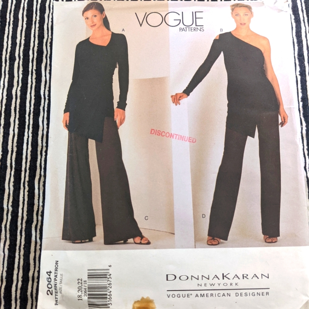 Vogue 2064 size 18,20,22 Donna Karan pattern only